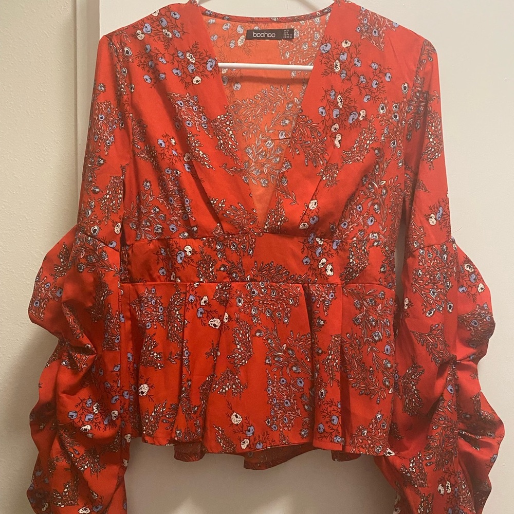 Boohoo Deep V Floral Blouse - US 6